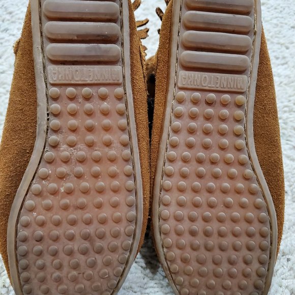 MINNETONKA Women's Brown Moccasin Ankle Bootie Double Fringe Size 6 NEARLY NEW! - Picture 5 of 6